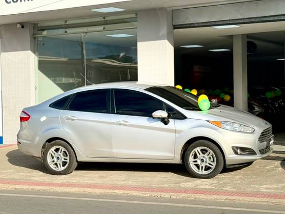 FORD FIESTA 1.6 SEL SEDAN 16V FLEX 4P POWERSHIFT FORD FIESTA 1.6 SEL SEDAN 16V FLEX 4P POWERSHIFT